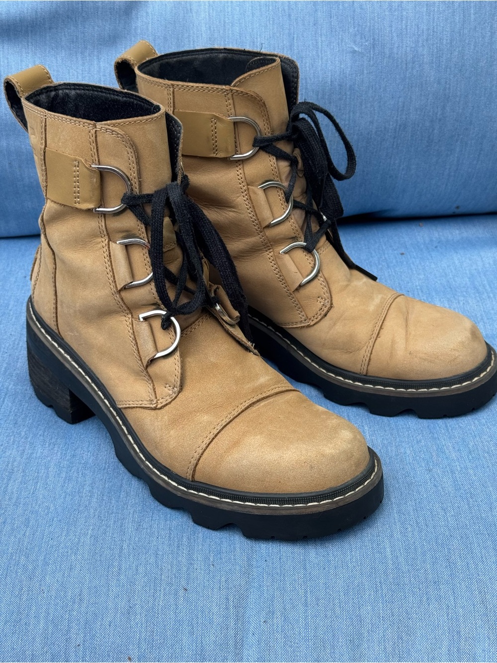Sorel Women's Lace-Up Lug Sole Boots Tan Nubuck Size 8.5
